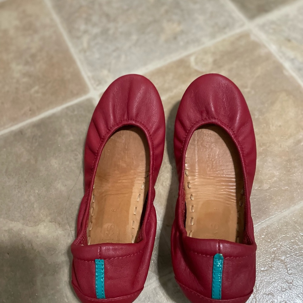 Cardinal Red size 6